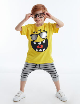 Neşeli Erkek Çocuk T-shirt Kapri Şort Takım